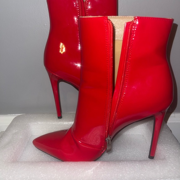 Akira heels size 9 - Picture 3 of 6